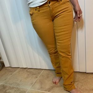 Yellow skinny jeans